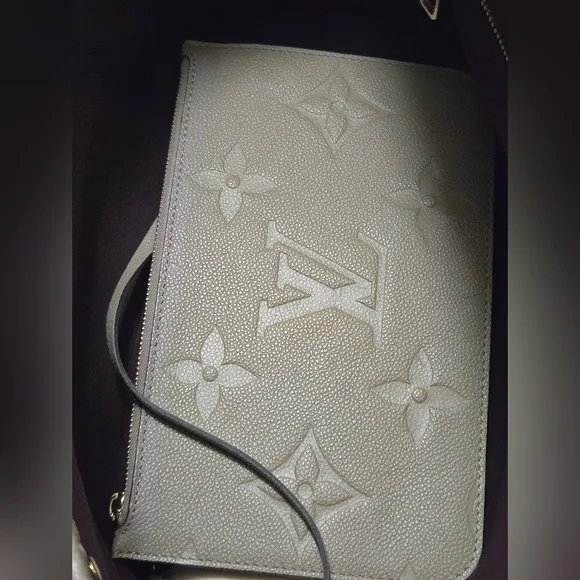 Louis vuitton Empreinte Microchip MM with pouch - Picture 12 of 16